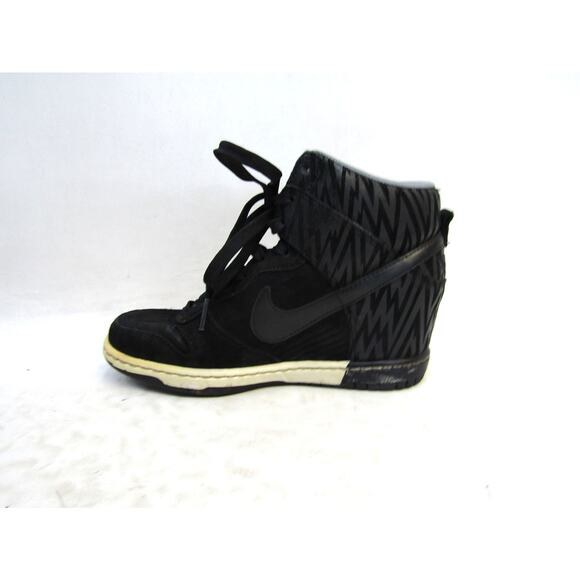 NIKE Sky Hi Dunk Women Sz 6.5 Black Suede Lace Up Hidden Wedge Sneaker - Picture 2 of 11